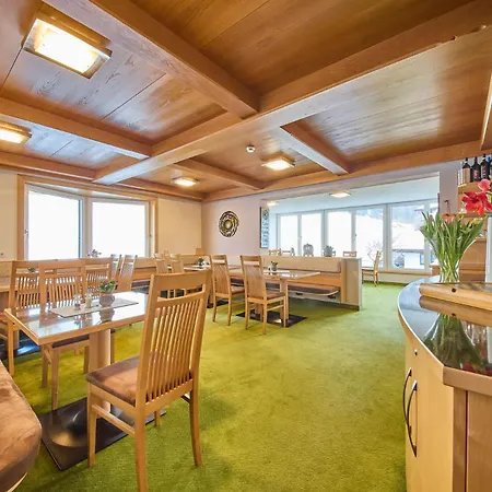 Garni Tirol Aparthotel 4*
