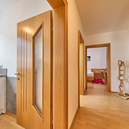 Garni Tirol 4*