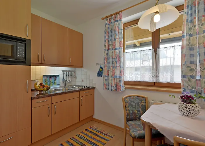 Garni Tirol Lägenhetshotell 4*