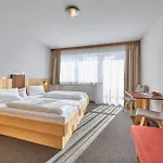 Garni Tirol 4*