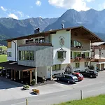 Garni Tirol Apartmanhotel