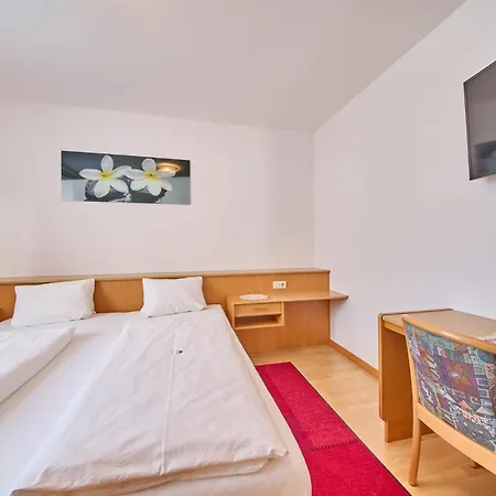 Aparthotel Garni Tirol