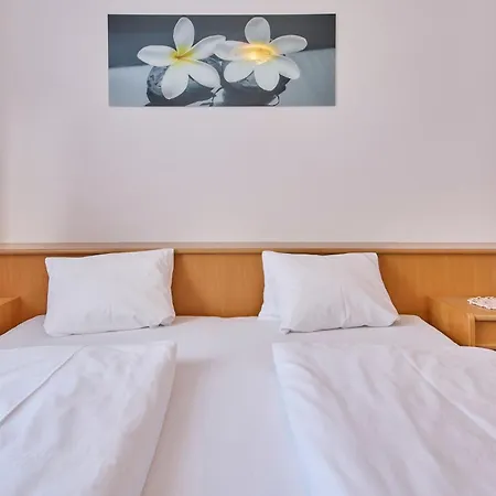 Garni Tirol 3*