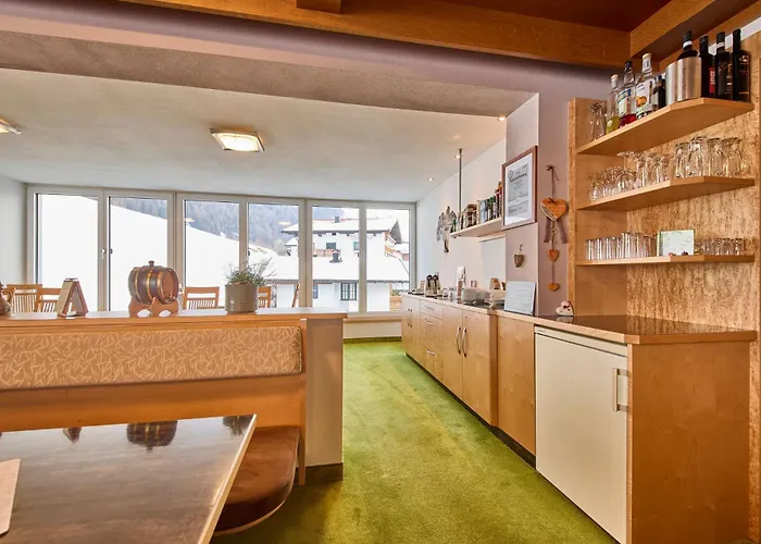 Aparthotel Garni Tirol