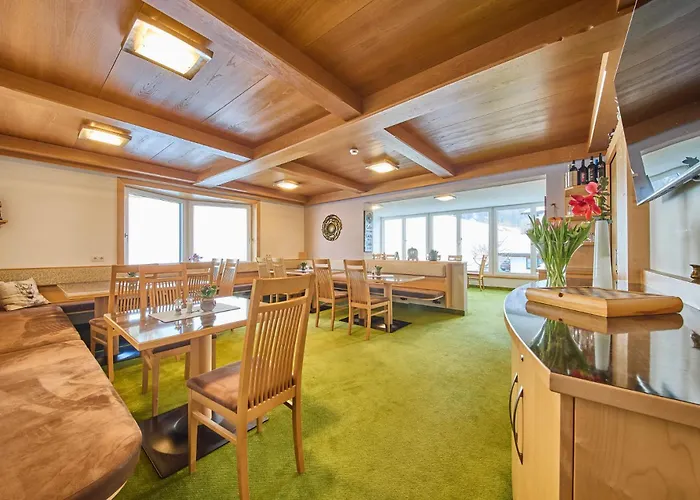 Garni Tirol Aparthotel 4*